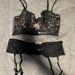 Black lingerie set